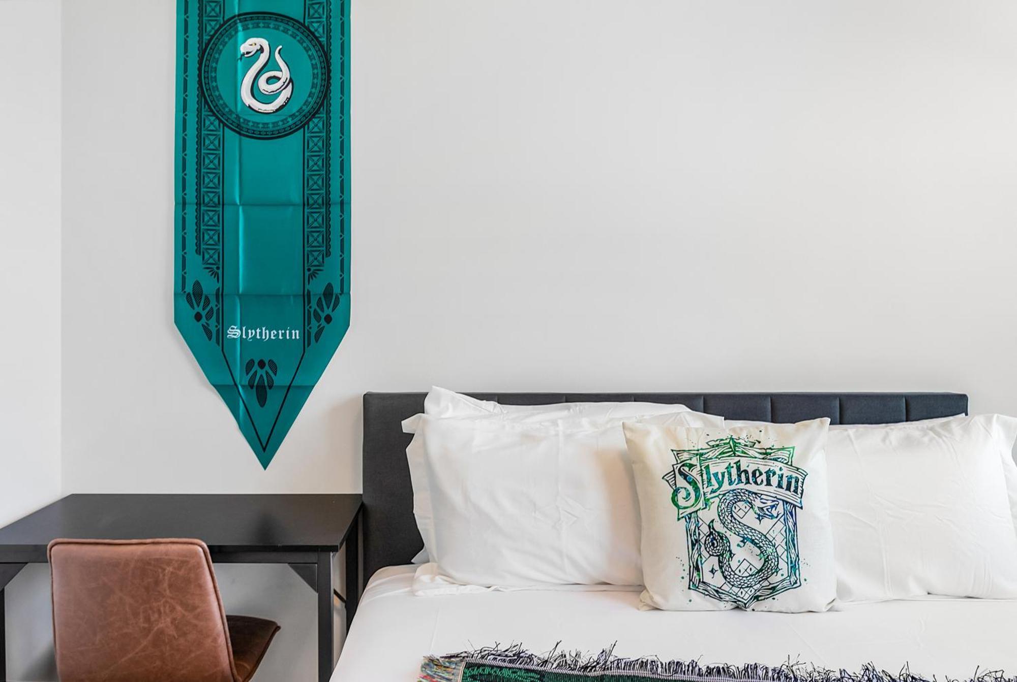 Harry Potter Sweet Suites Seattle Exterior photo